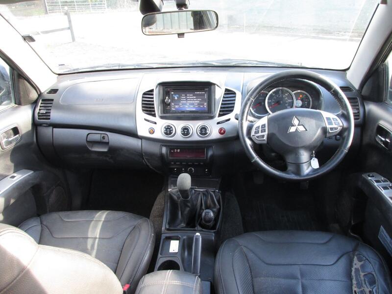 MITSUBISHI L200 2.5 DiD Barbarian 2015