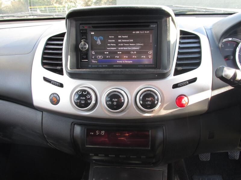 MITSUBISHI L200 2.5 DiD Barbarian 2015