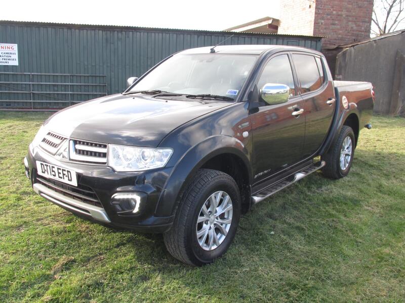 MITSUBISHI L200 2.5 DiD Barbarian 2015