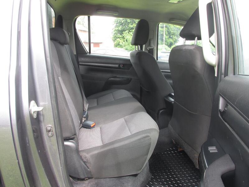 TOYOTA HILUX D-4D 150 Active 4WD 2020
