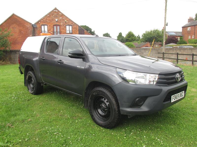 TOYOTA HILUX D-4D 150 Active 4WD 2020