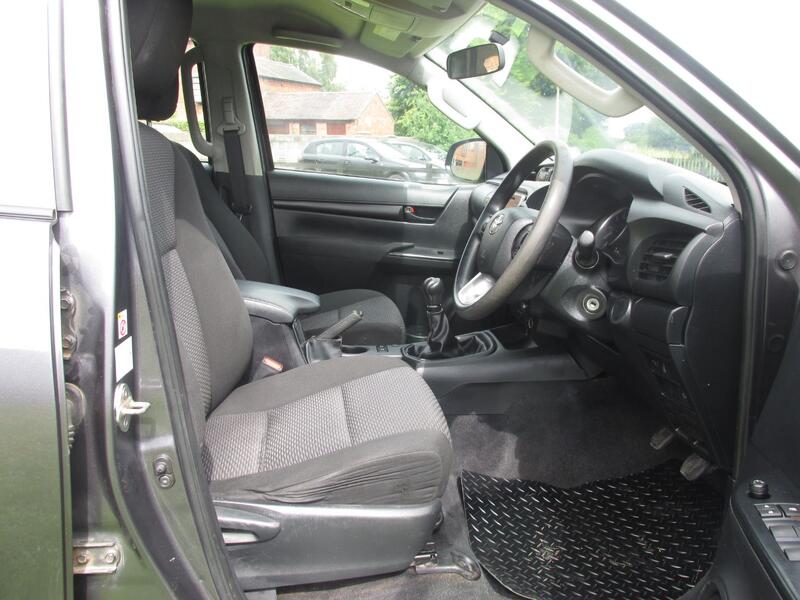 TOYOTA HILUX D-4D 150 Active 4WD 2020