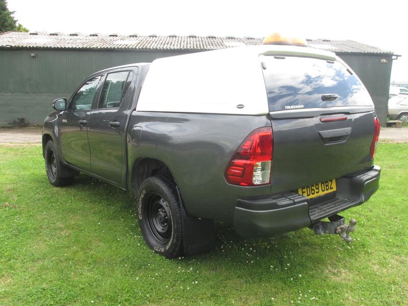 TOYOTA HILUX D-4D 150 Active 4WD 2020