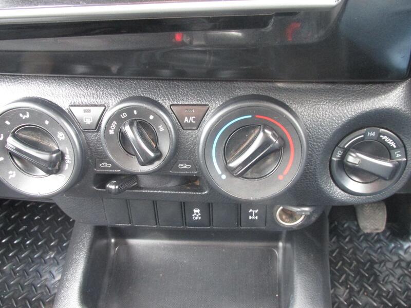 TOYOTA HILUX D-4D 150 Active 4WD 2020