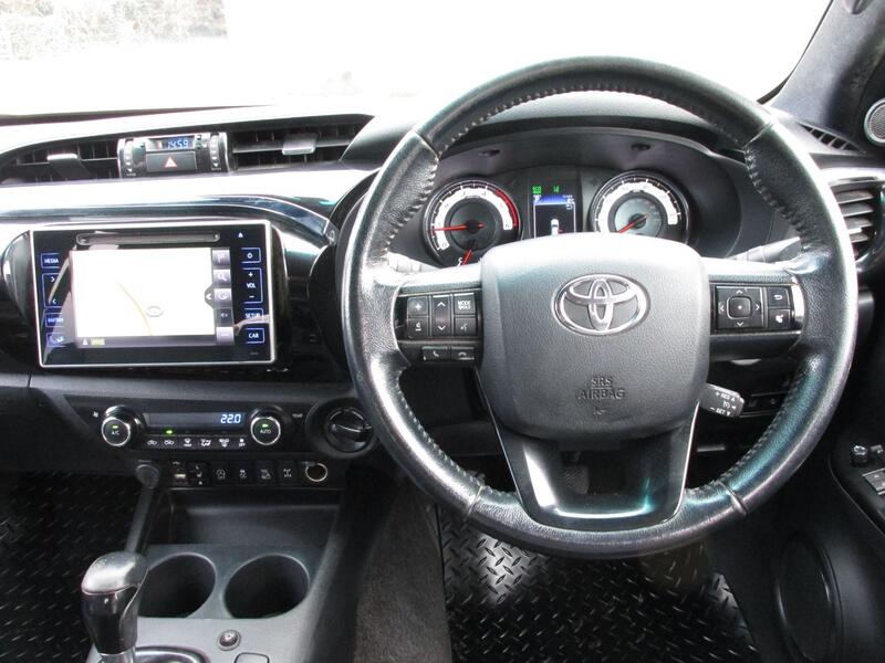 TOYOTA HILUX D-4D Invincible X 2.4 D-4D 3.2t 2019