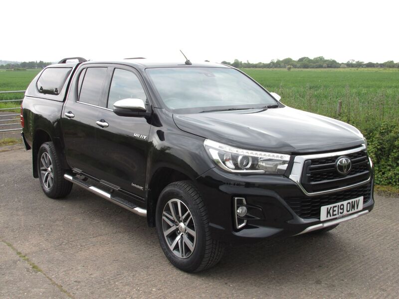 TOYOTA HILUX INVINCIBLE X 2.4 D4D Auto 4X4 D-4D DCB 2019