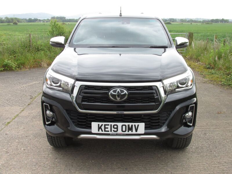 TOYOTA HILUX INVINCIBLE X 2.4 D4D Auto 4X4 D-4D DCB 2019