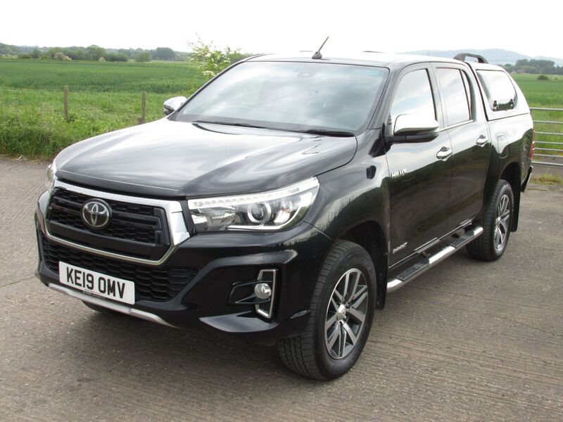 TOYOTA HILUX INVINCIBLE X 2.4 D4D Auto 4X4 D-4D DCB 2019